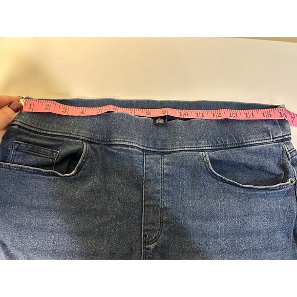 DKNY Blue Women's Shorts - Picture 4 of 6